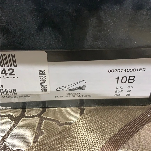 Shoes - Picture 2 of 4